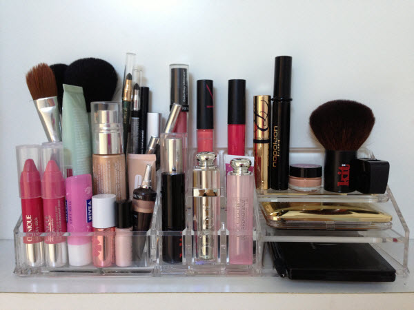 Decluttered Make Up